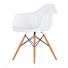 PP CHAIR WITH METAL LEGS